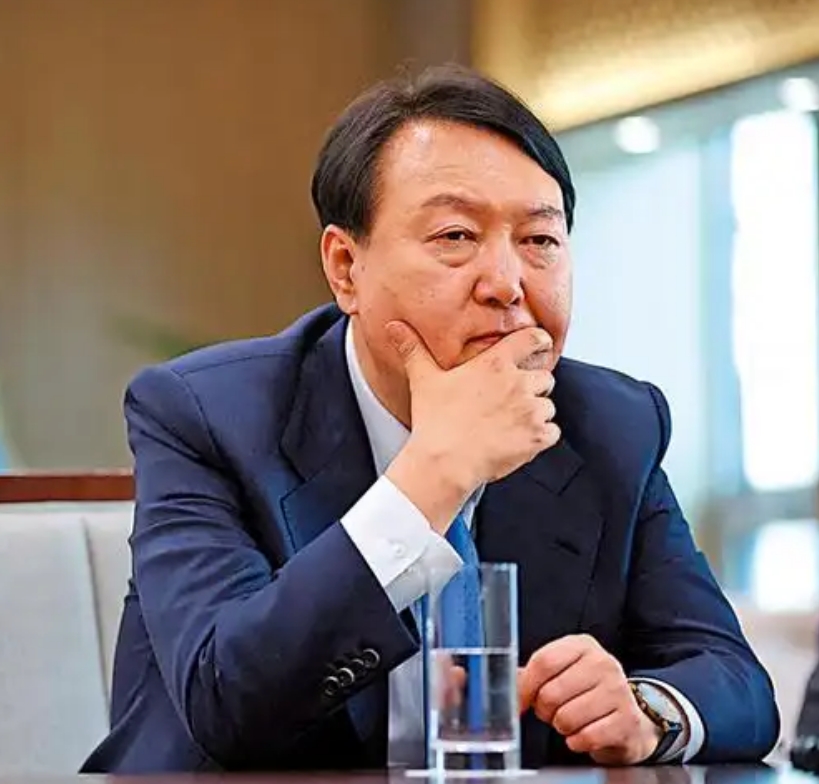 韩国行政安全部长官李祥敏突然宣布辞职