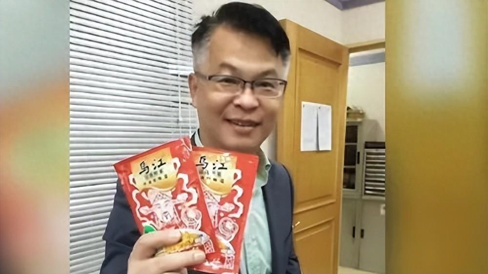 言论不自由？台湾“名嘴”遭大陆惩戒，指责大陆言论不自由。今天国台办宣布，对黄世聪