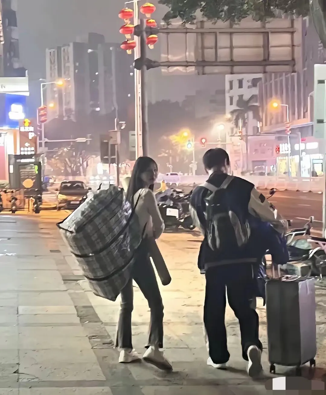 日后她回忆起这段青涩的爱情，会后悔吗？
