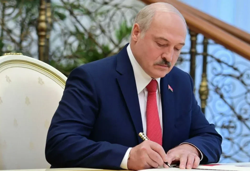 【白俄政府重大人事变化】6月27日，Пул Первого频道网站报道，白俄罗斯