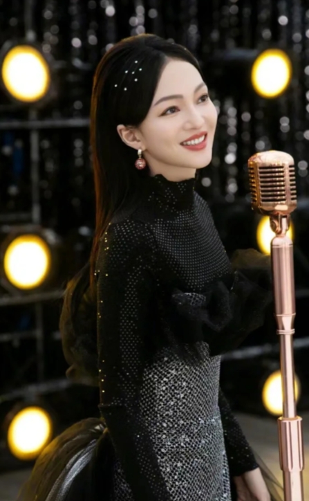 张韶涵清新如樱花