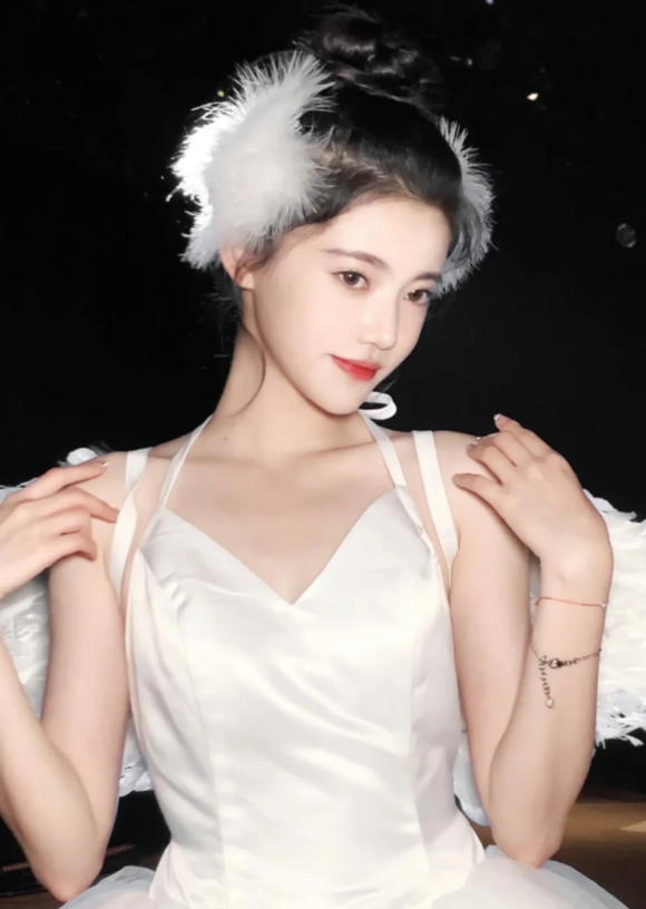 孙珍妮容颜清秀