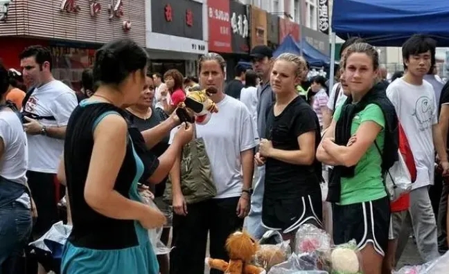 有人说中国人没过几年好日子，实际上西方人也没过几年好日子。

西方人的好日子实际