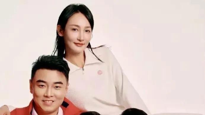 甜蜜暴击！王皓一家四口幸福写真来袭！