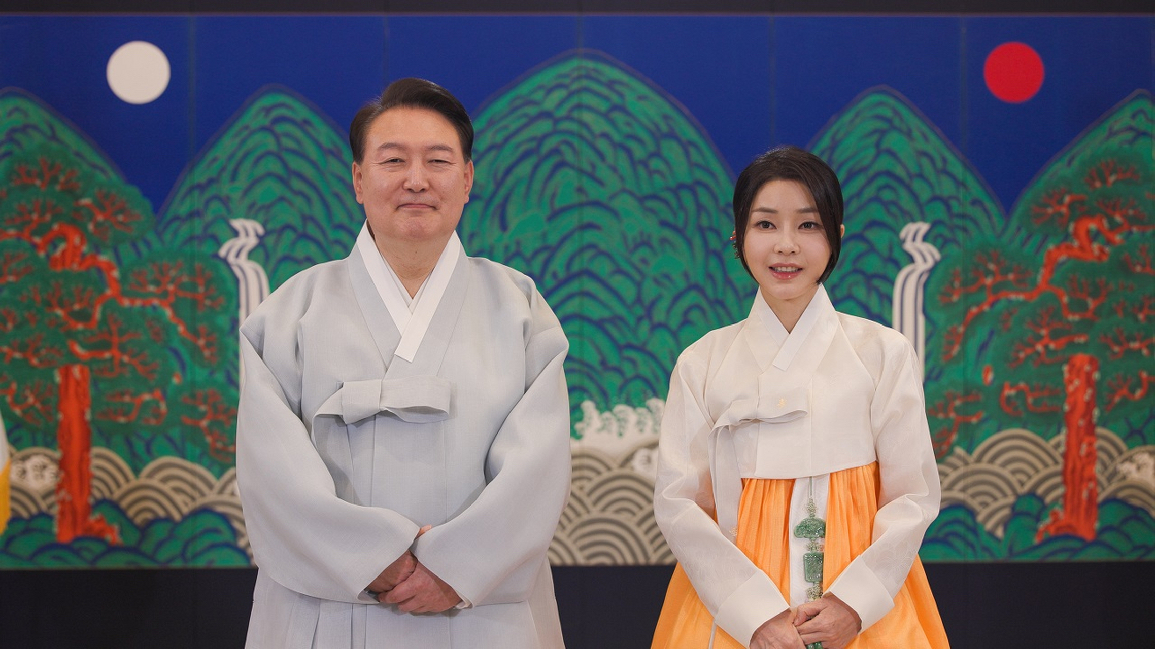 红颜祸水？美媒：韩国乱局起因之一，总统夫人丑闻不断！