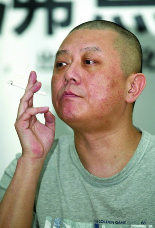 2004年，王朔和徐静蕾相恋10年，两人低调分手，一年后的某天，王朔给徐静蕾打电