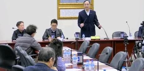 国民党主席朱立伦今天在国民党中常会上表示，韩国瑜呼吁赖清德停止大罢免，赖清德引用