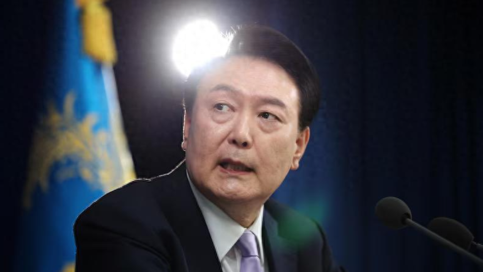 准备“兵谏”？尹锡悦再封锁国会，抓捕名单曝光，韩东勋突然跳反！
 
12月6日尹