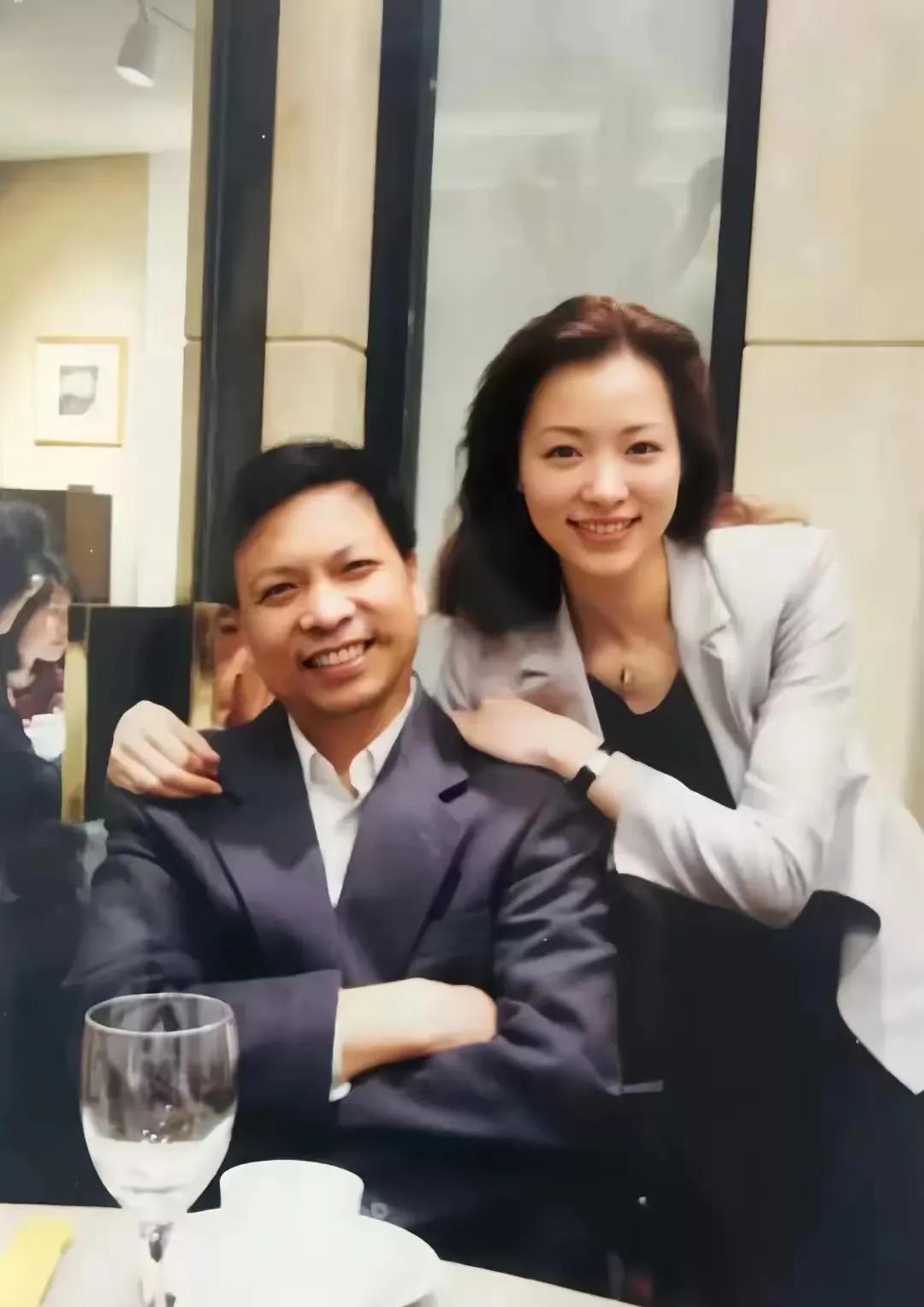 董卿是我最喜欢的主持人，尤其喜欢看她主持的诗词大会。
一直好奇，世间怎么会有如此