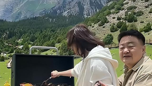 老少恋有多“残酷”？嫁给富豪的52岁牛莉，被现实给上了一课！