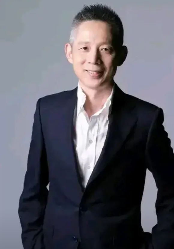 真的笑死我了，博士毕业于世界名校耶鲁大学，如今三十年过去了，马上要面临退休，在复