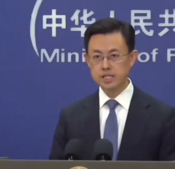 美国洛杉矶发生火灾已经烧到第八天，有记者问中国是否给予援助，咱外交官的回答：我们