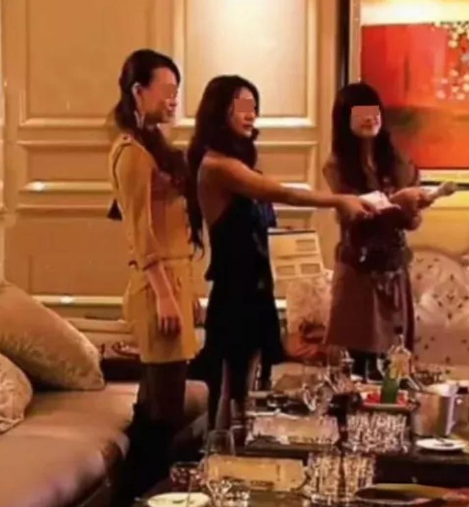 2019年，那是一个平常的夏天，却成了周晓勇命运的黑暗转折点。一个19岁的小伙子
