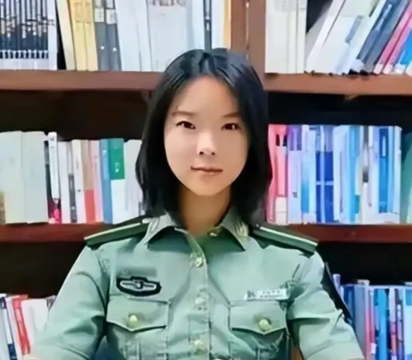2019年，云南的李盈，高考668分，本想进国防科技大学，结果差一分，落榜了。她
