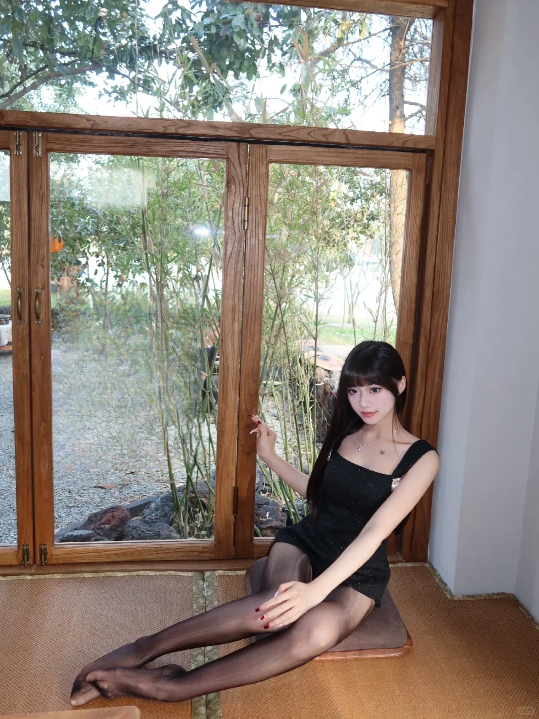 阳光灿烂 我明媚
发现一家超舒服的茶馆
呆一下午都不想走～