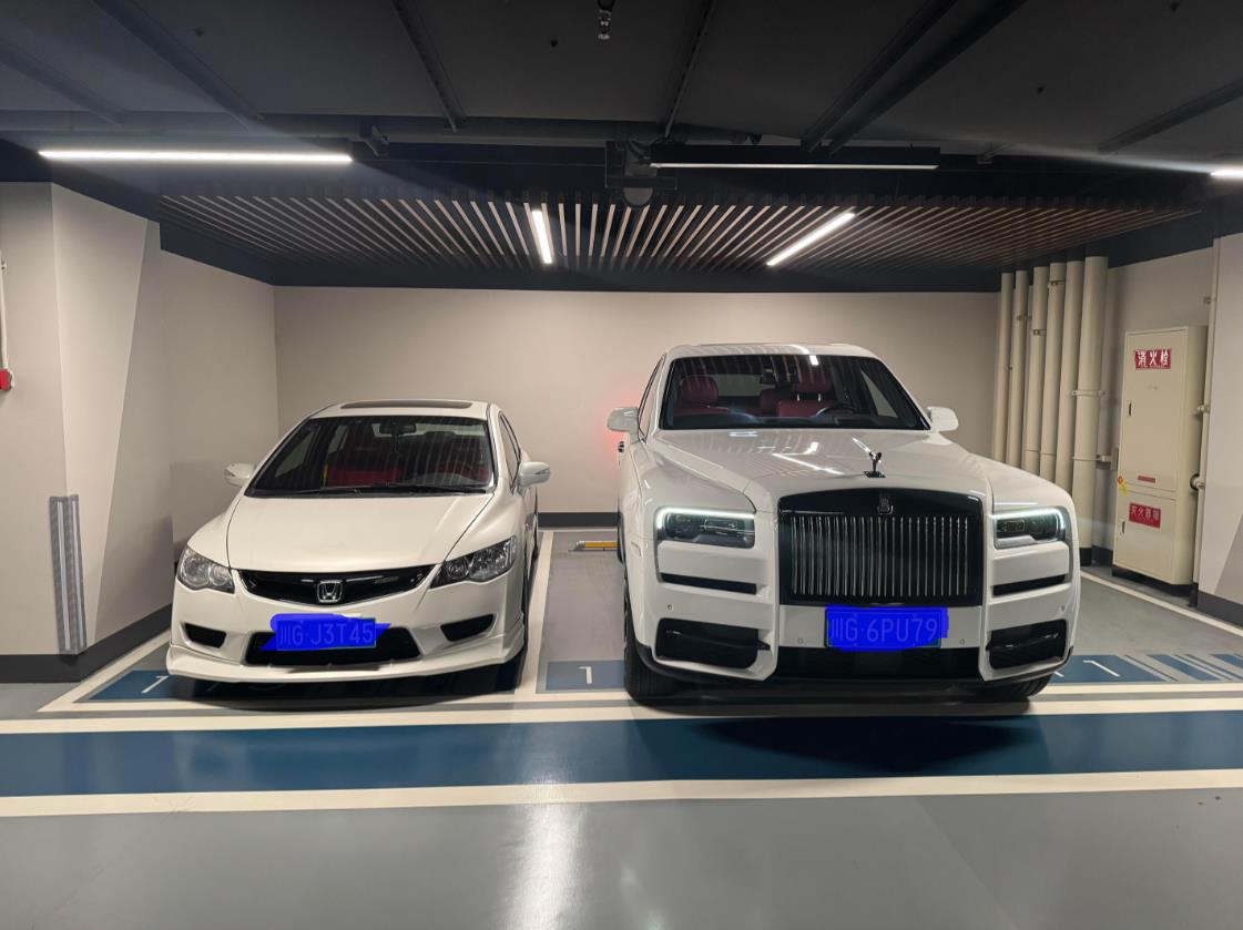 左边是生活，右边是理想