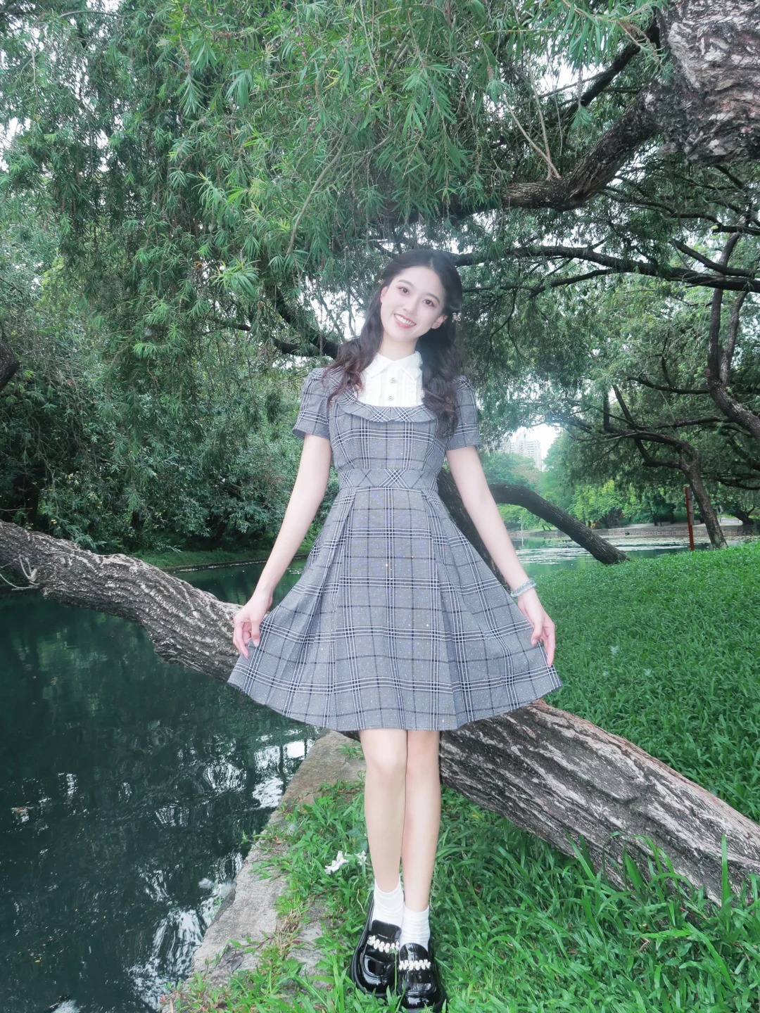 170cm女大学生🧚‍♀️我呢 永远自由明媚！
好久没有去逛公园啦！☀️
晒着
