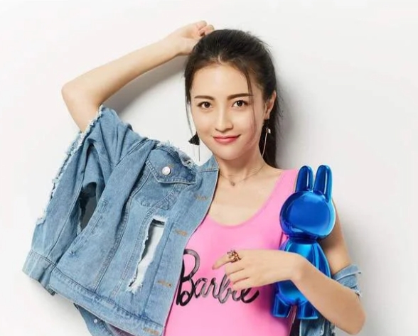 包文婧：多才多艺的演艺新星