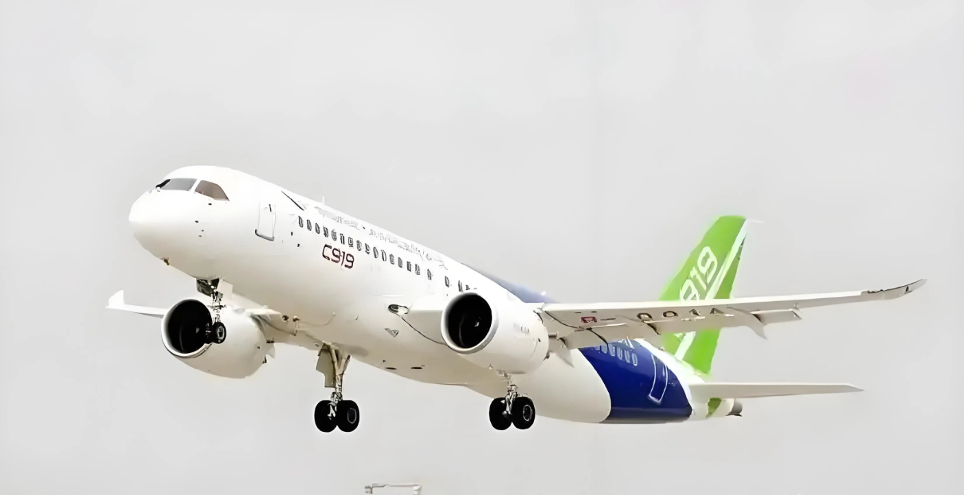 中国的C919投入春运，为什么白宫会坐立不安？内行人的一席话道出其中真相：

关