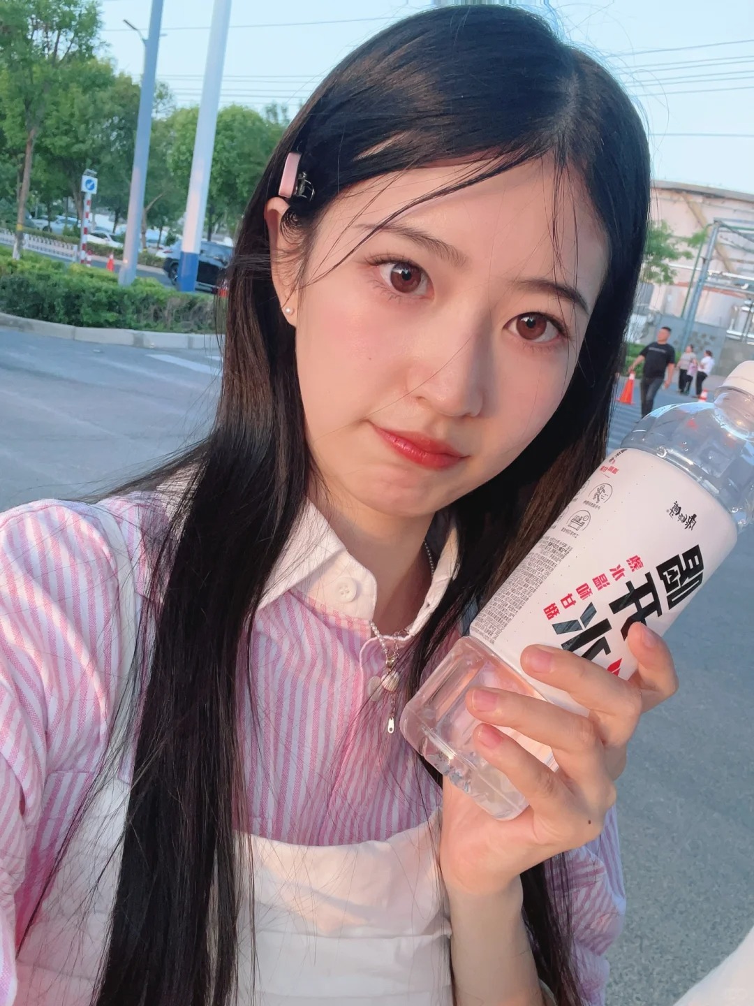 随便发发
以为自己去了小众城市旅游
结果今年小众旅游城市成了大热门
也是离谱