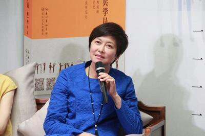 敬一丹老师的作品充满了人文关怀和深刻思考