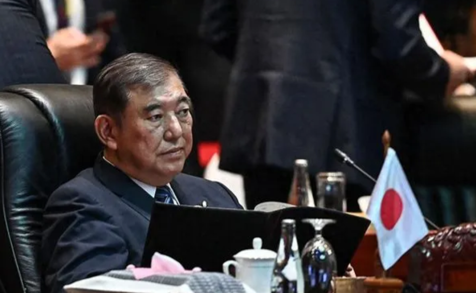 最新消息，据日本媒体28日0时消息，日众议院选举实时开票结果统计，日自公执政联盟