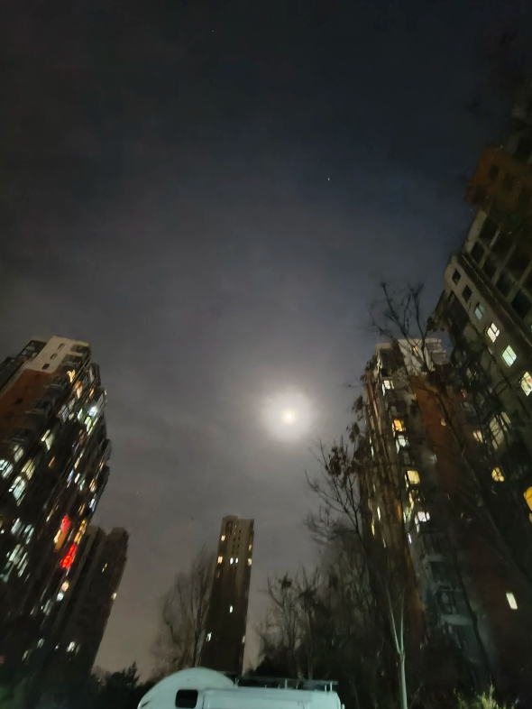 唇亡齿寒，双翅折翼，大s已逝，小s情何以堪？
两姊妹刚出道的时候，才十几岁，清纯