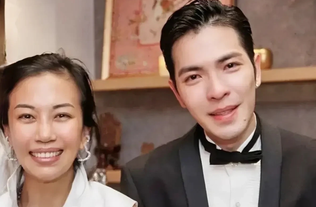 主持人问林有慧:“你和萧敬腾结婚后，他有没有想让你回家做全职太太，而不是做工作搭