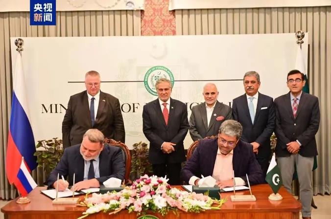 俄罗斯联合五国打通同印度伊朗运输通道
第一，白俄罗斯；
第二，哈萨克斯坦；
第三