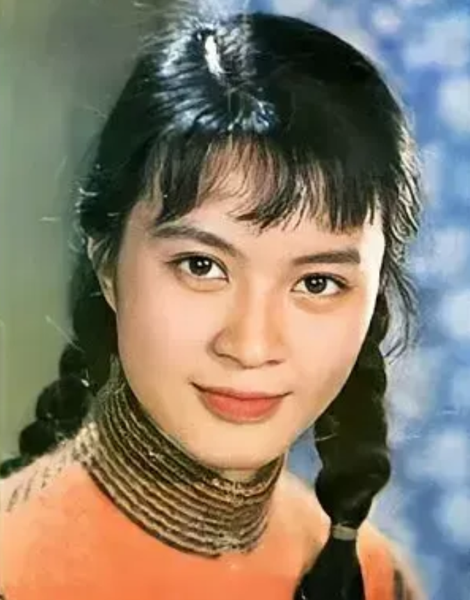 方舒，刘冬，刘佳是当年北京电影学院表演系78级的班花。三人颜值难分高下，所以很难