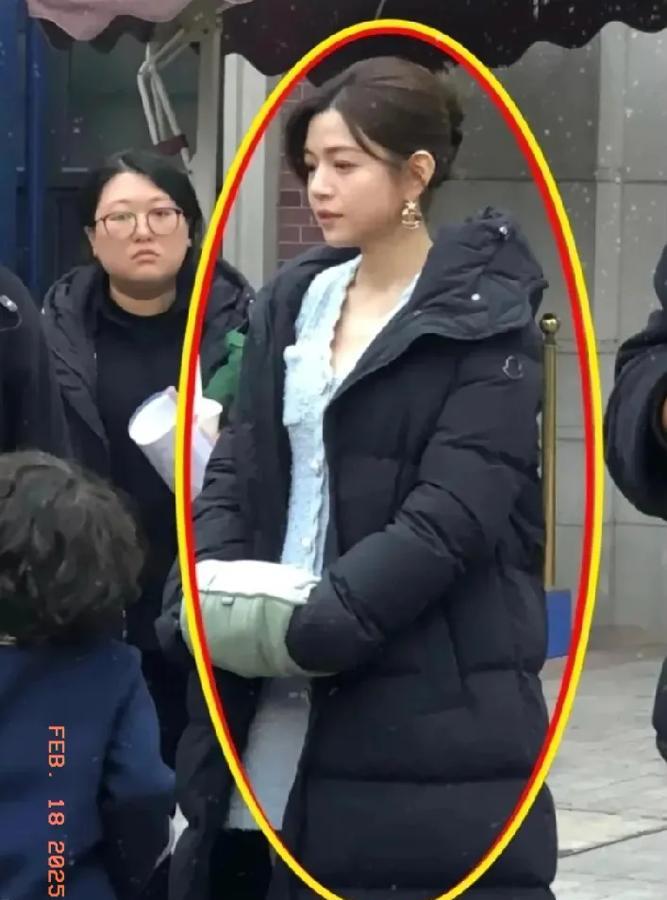 怪不得陈晓和陈妍希离婚，看完陈妍希素颜照，彻底明白了！

陈妍希，年过四十，生过
