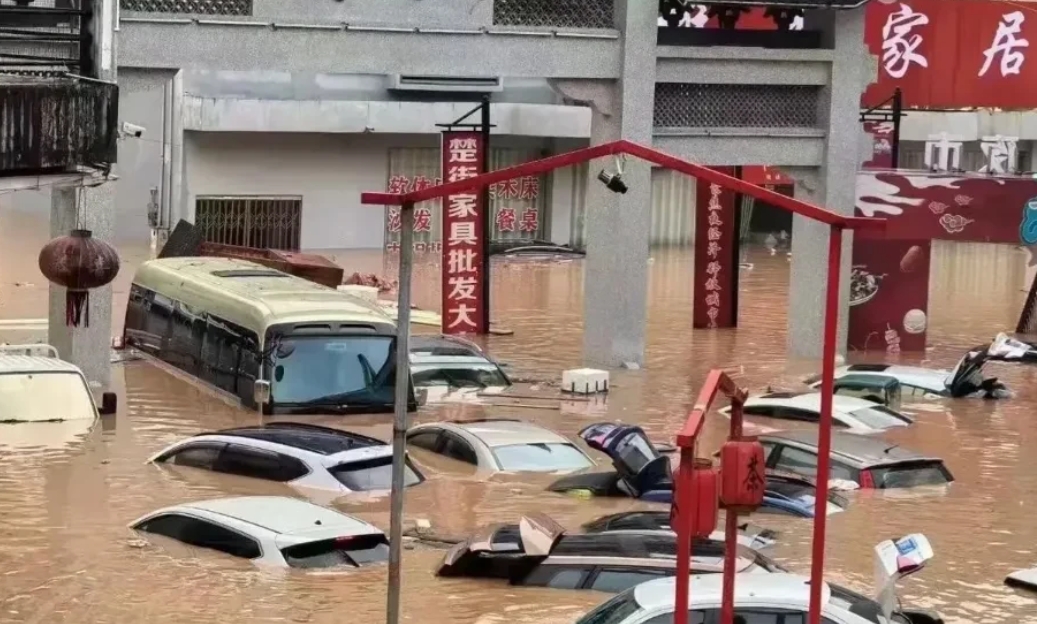 湖南遭洪水肆虐，我的家乡常德也受灾严重，看着一张张触目惊心的画面，心里满是牵挂。