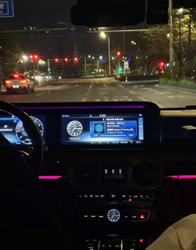 大概现在的大环境是真的不太好吧，我昨晚出去吃饭，回家时叫了一个代驾，没想到来的司