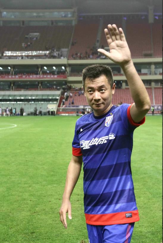 其实真正符合搞金元足球的只有申花前投资人朱骏！随着广州解散不少球迷，球员，还有媒