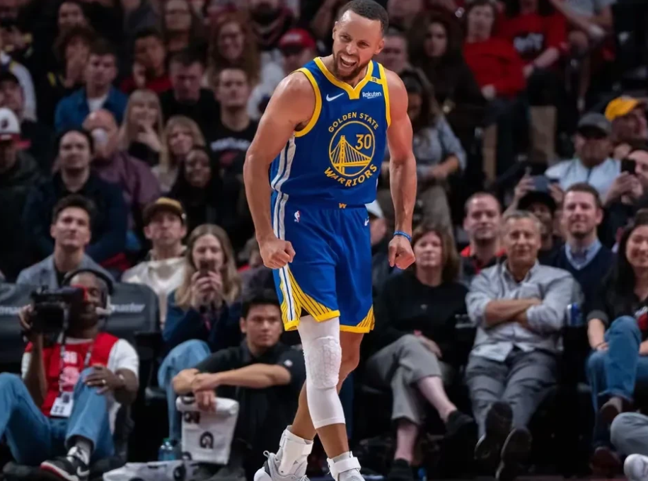 库里这是有情绪了！！！


在今天勇士面对掘金的比赛中，库里最终并没有能力挽狂澜