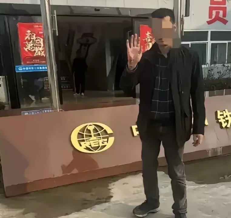 中铁打记者事件目前有三拨人坐立难安：

一是事发地的基层负责人，上面是大国企中铁