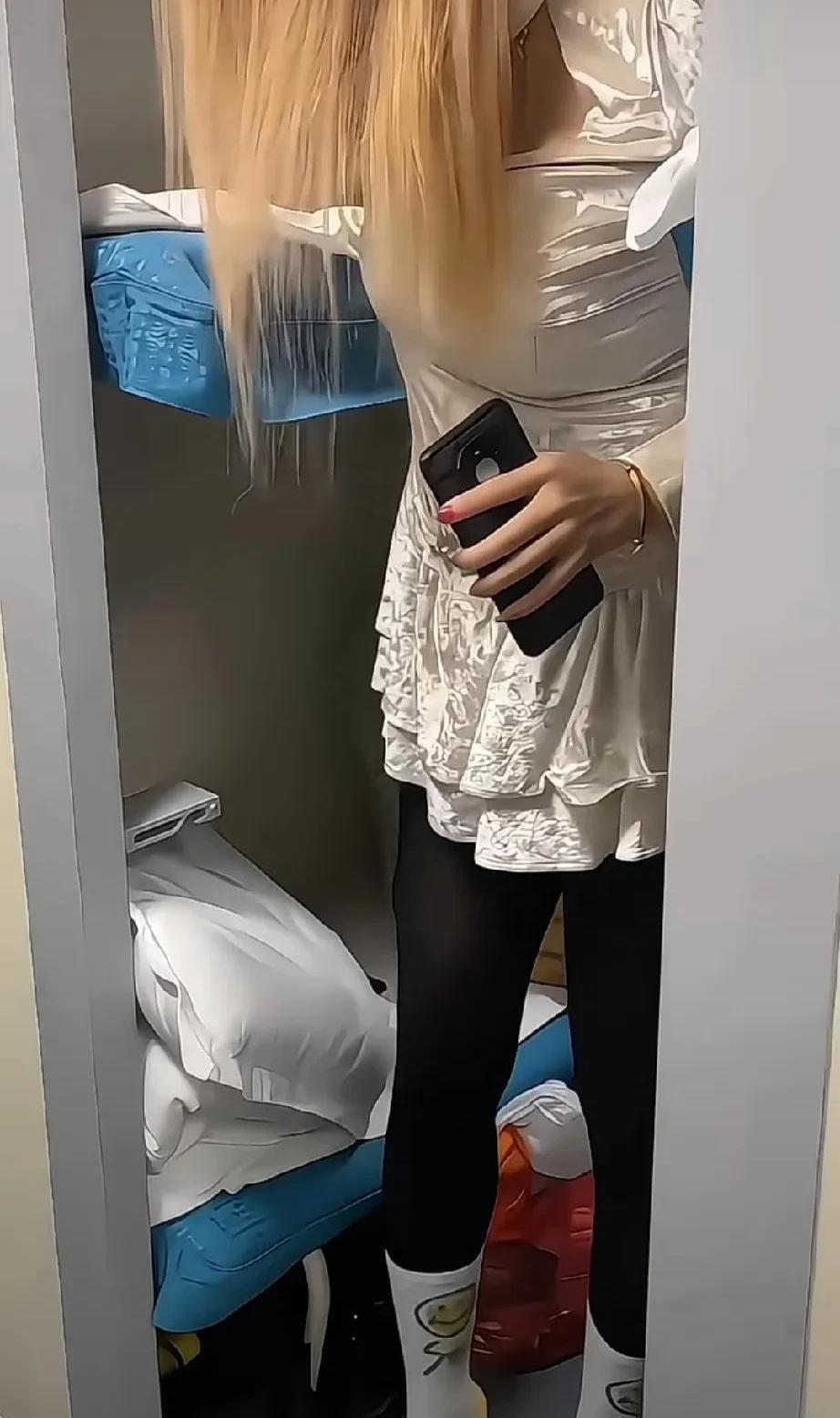 坐火车，感到握住了青春的尾巴！



这种感觉非常简单，就是上学的时候，住架