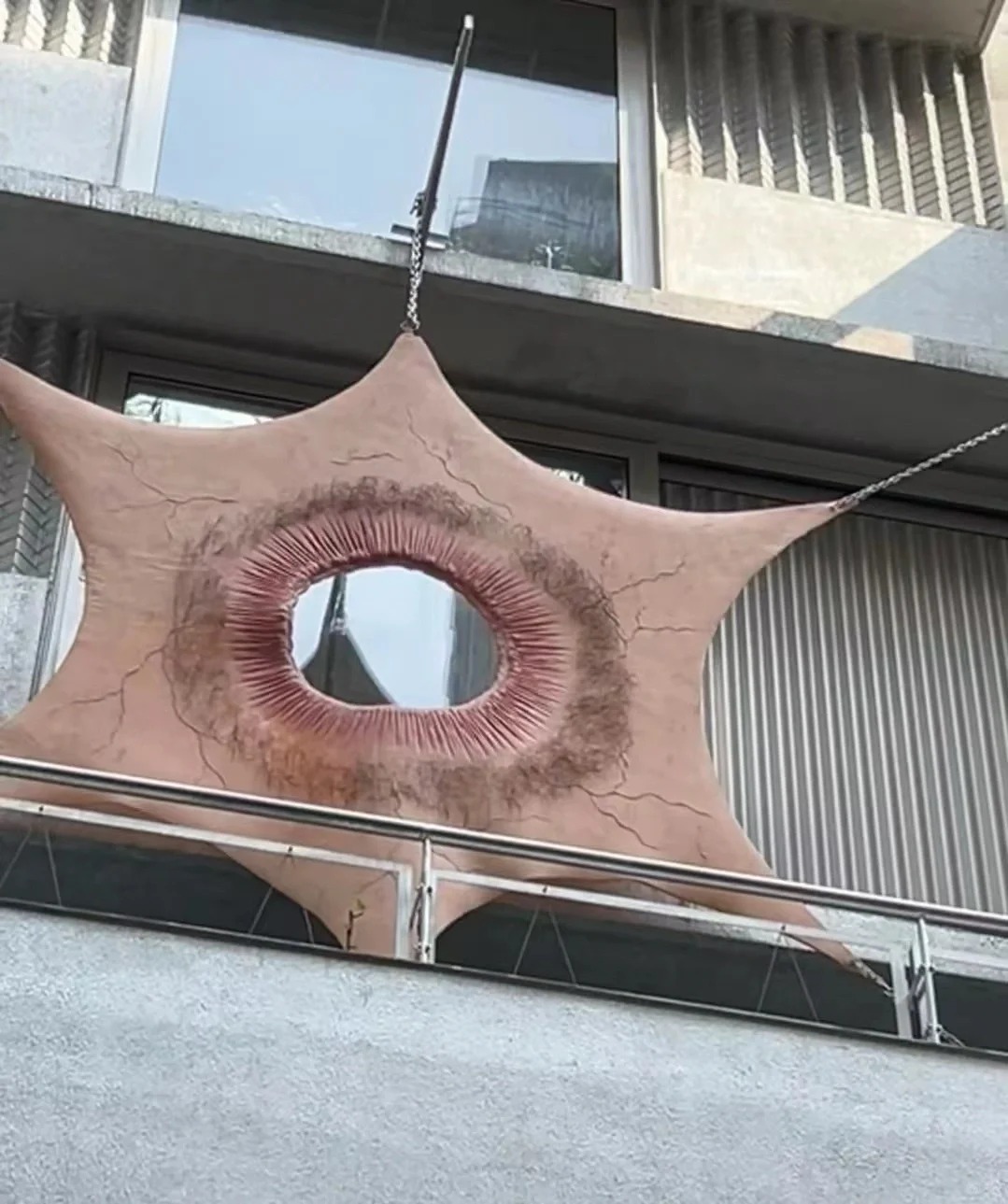 今天不小心看到男朋友的……救命。姐妹们，
今天不小心看到男朋友的……
救命。姐妹