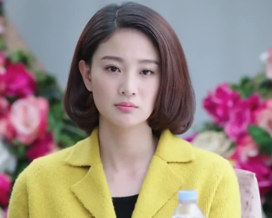侯梦莎：影视界中的璀璨明星