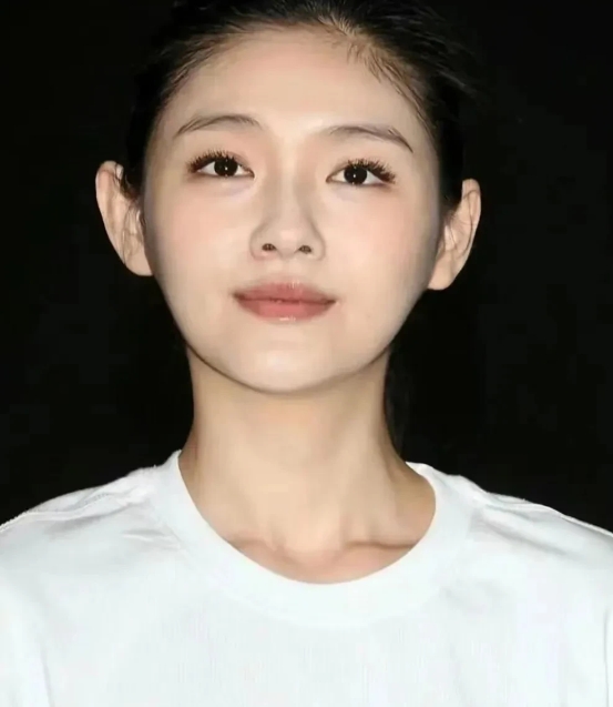 天哪，我看到全身起鸡皮疙瘩，这么年轻太可惜了！
大S生前为生孩子豁出半条命，后面