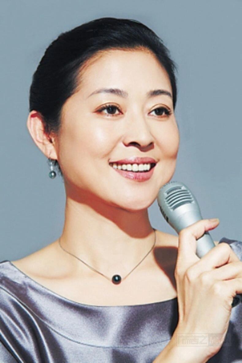 倪萍发文感谢蔡磊夫妇