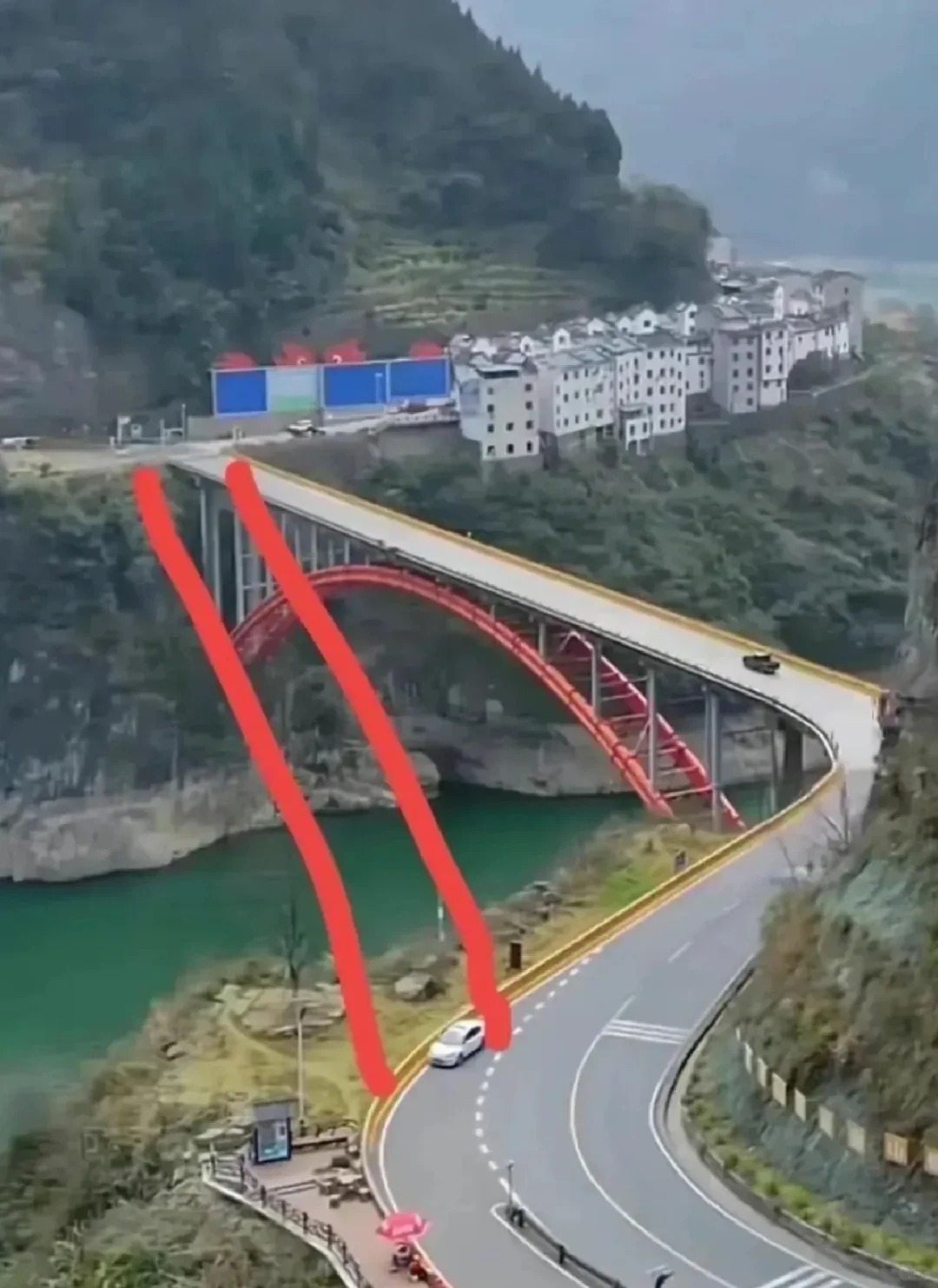 不懂就问，这个桥为什么不这么建？