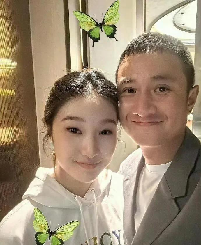 马伊琍的女儿文君竹16岁了，长得很漂亮。即使父母离婚，她依然在爱的陪伴下成长马伊