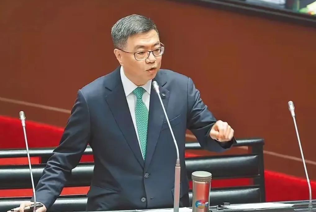新加坡联合早报今日报道：“针对中国大陆福建的平潭海域星期二（10月22日）展开实