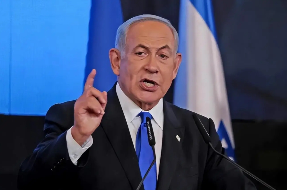 内塔尼亚胡现在压力很大，虽然伊朗一如既往展示了他的能忍耐特点，可毕竟并没有说不再