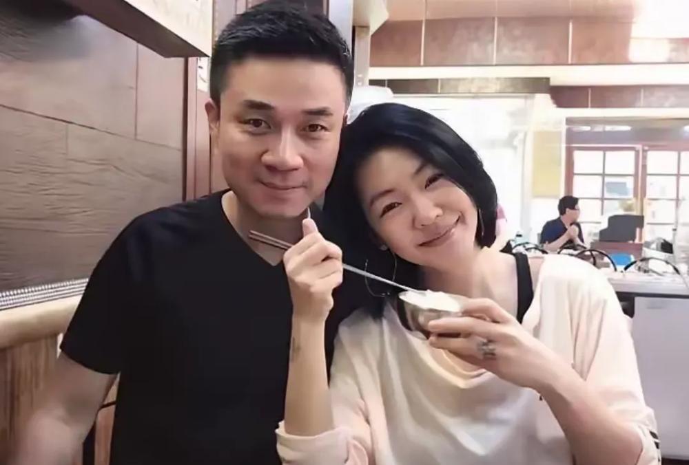 小S和许雅均暂时离不了婚！

小S一旦离婚，她就是孤家寡人，没人帮她说话！

许