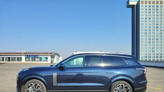 预算25万左右买燃油SUV，领克09会是你的菜吗？