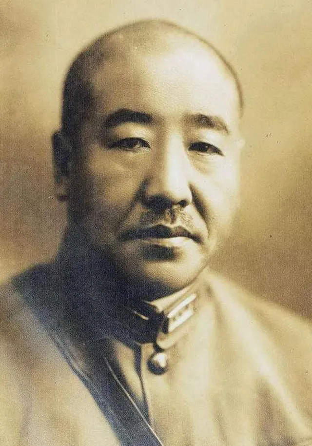 抗战时期有很多编制很大却兵很少的例子，比如庞炳勋的24集团军，整个集团军下面就一