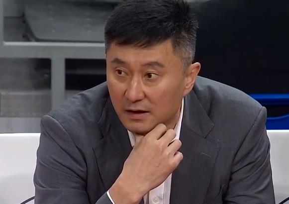 杜锋下课！广东男篮91-124不敌上海，主力队员疲惫不堪，上海队状态爆棚。吉伦沃