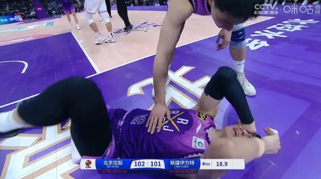 看CBA这么多年，心态已慢慢发生了改变，由以前认为比赛不公就愤愤不平到现在习惯性
